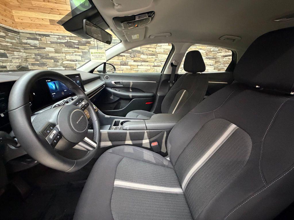 used 2025 Hyundai Sonata Hybrid car, priced at $32,715
