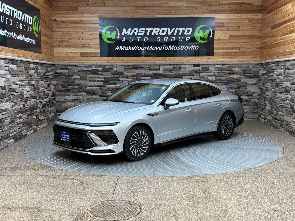 used 2025 Hyundai Sonata Hybrid car, priced at $32,715