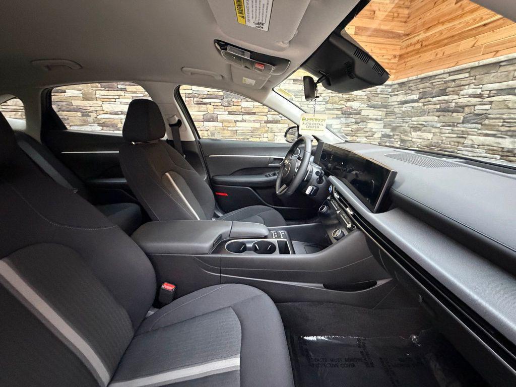 used 2025 Hyundai Sonata Hybrid car, priced at $32,715