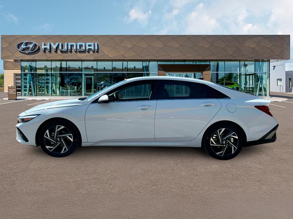 used 2024 Hyundai Elantra car