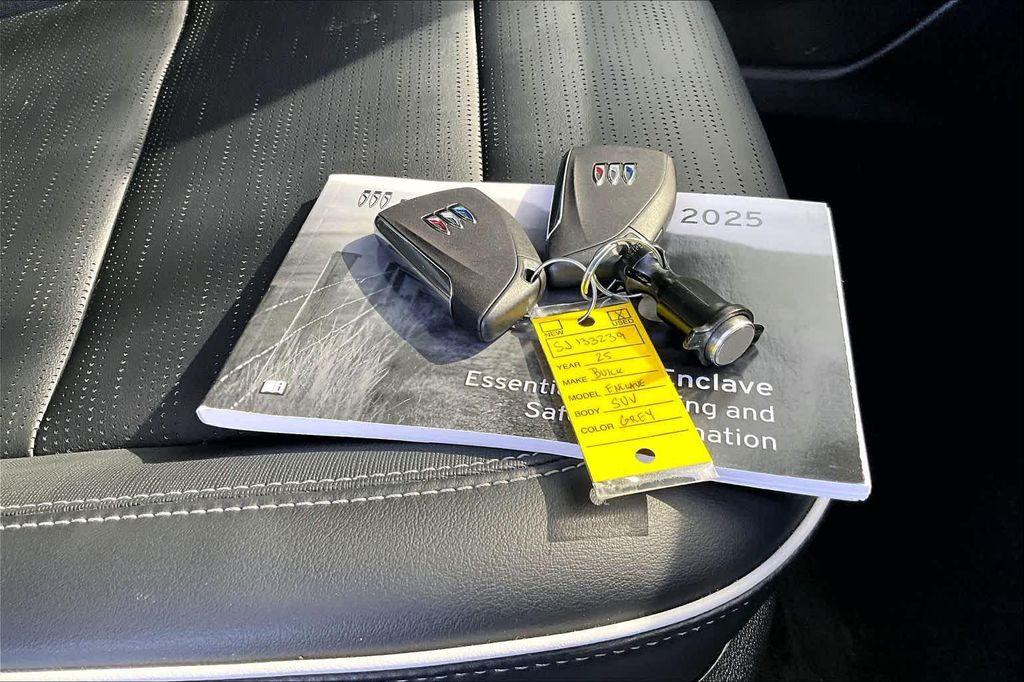 used 2025 Buick Enclave car, priced at $37,589