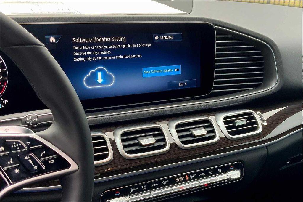 new 2025 Mercedes-Benz GLE 450e car, priced at $75,665