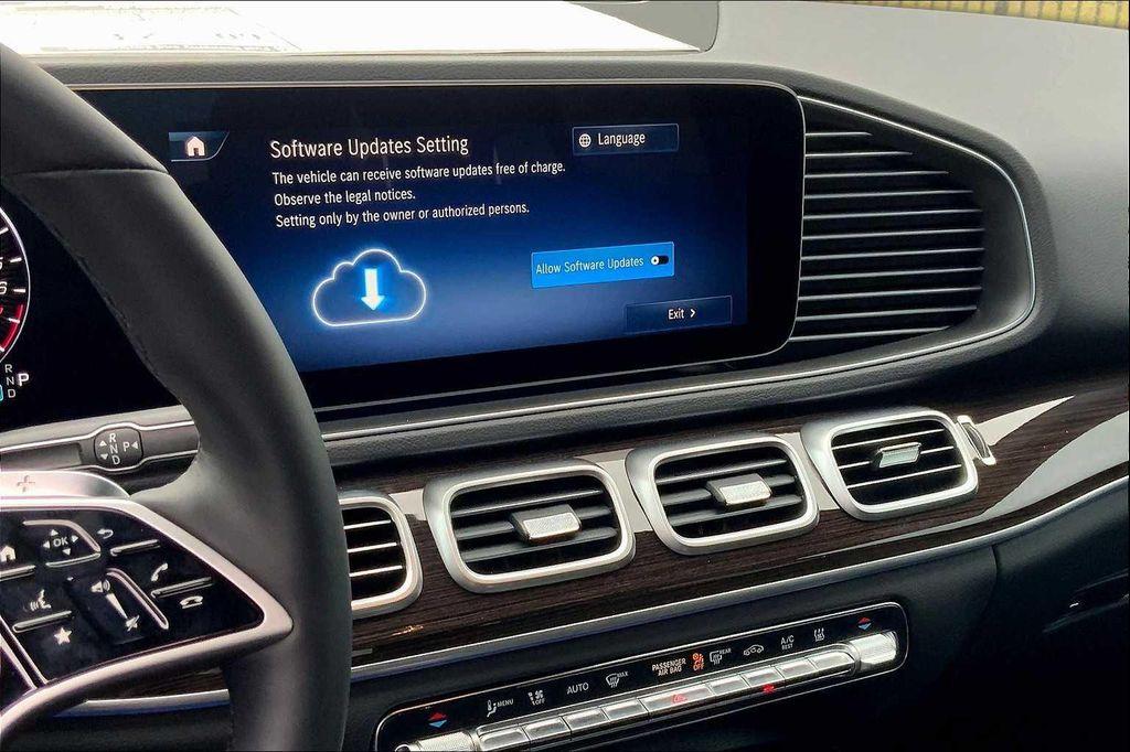 new 2025 Mercedes-Benz GLE 450e car, priced at $75,665