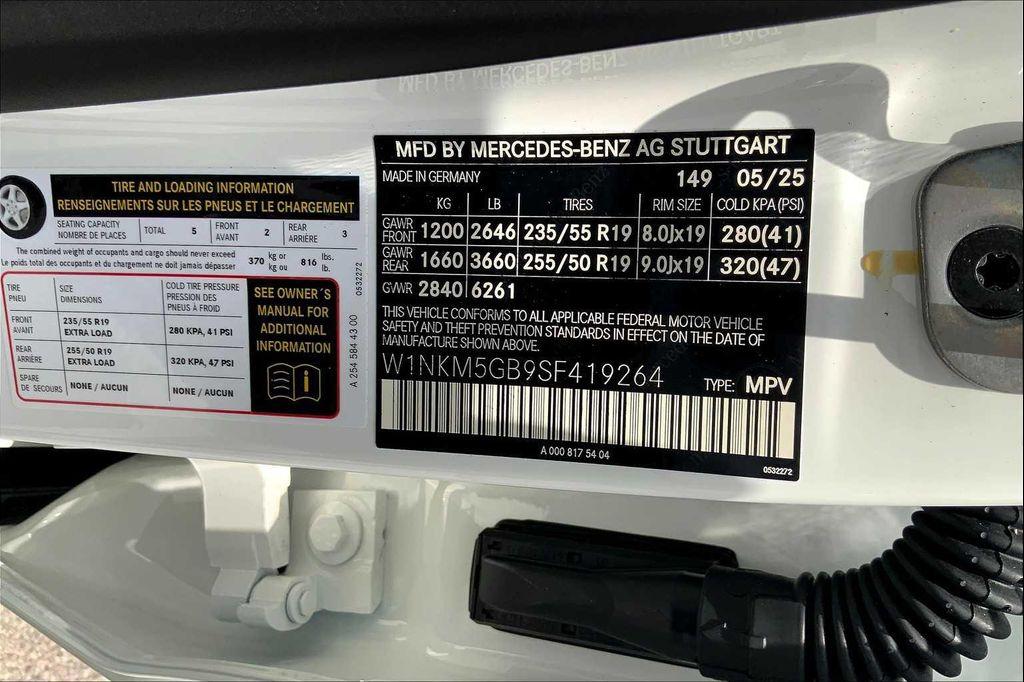 new 2025 Mercedes-Benz GLC 350e car, priced at $66,265