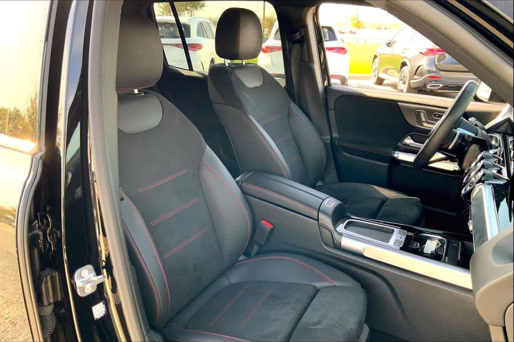 used 2024 Mercedes-Benz GLB 250 car, priced at $32,867