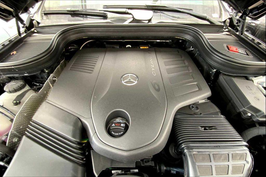 new 2025 Mercedes-Benz GLE 450 car, priced at $76,215
