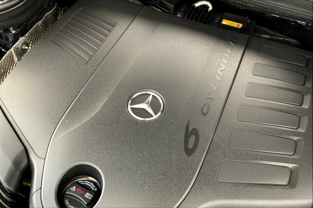 new 2025 Mercedes-Benz GLE 450 car, priced at $76,215