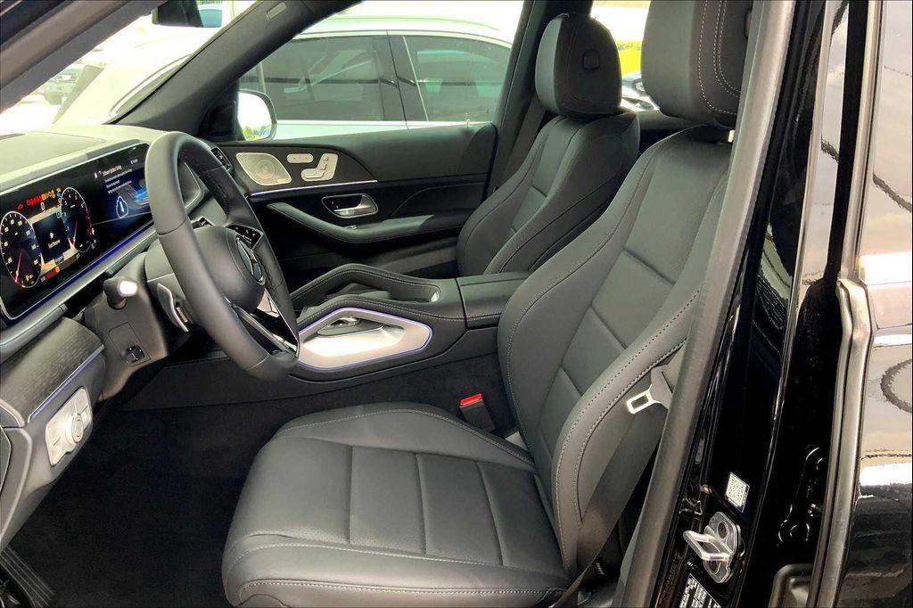 new 2025 Mercedes-Benz GLE 450 car, priced at $76,215