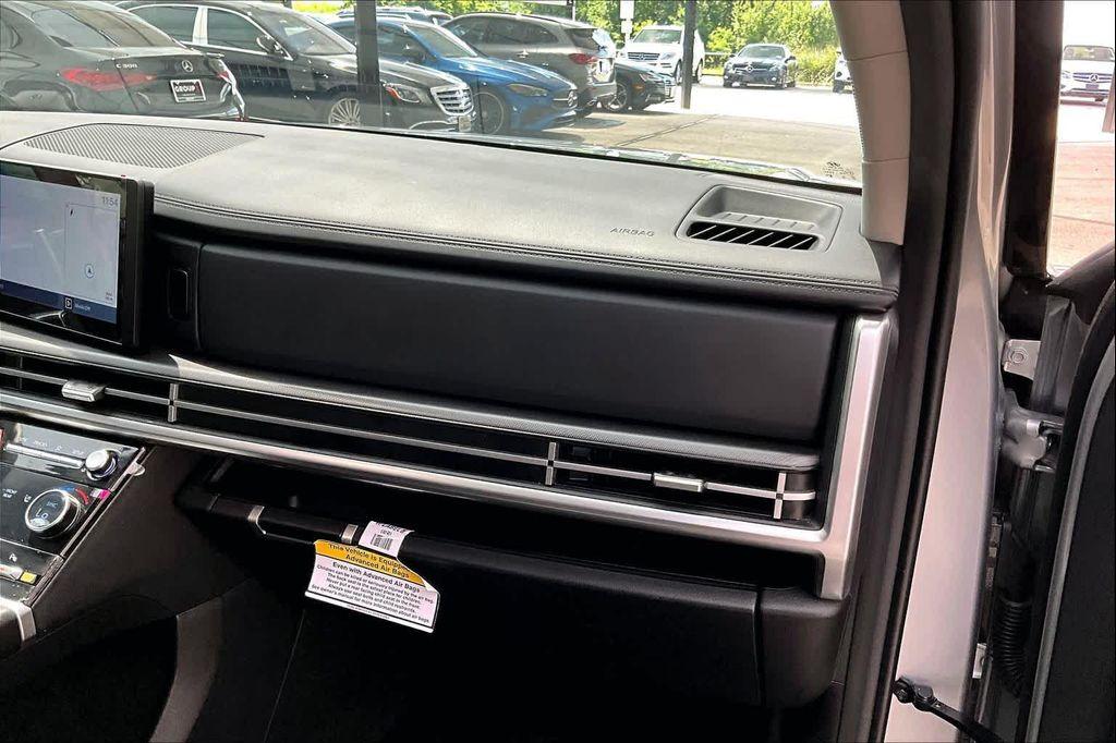 used 2025 Hyundai Santa Fe car, priced at $34,589