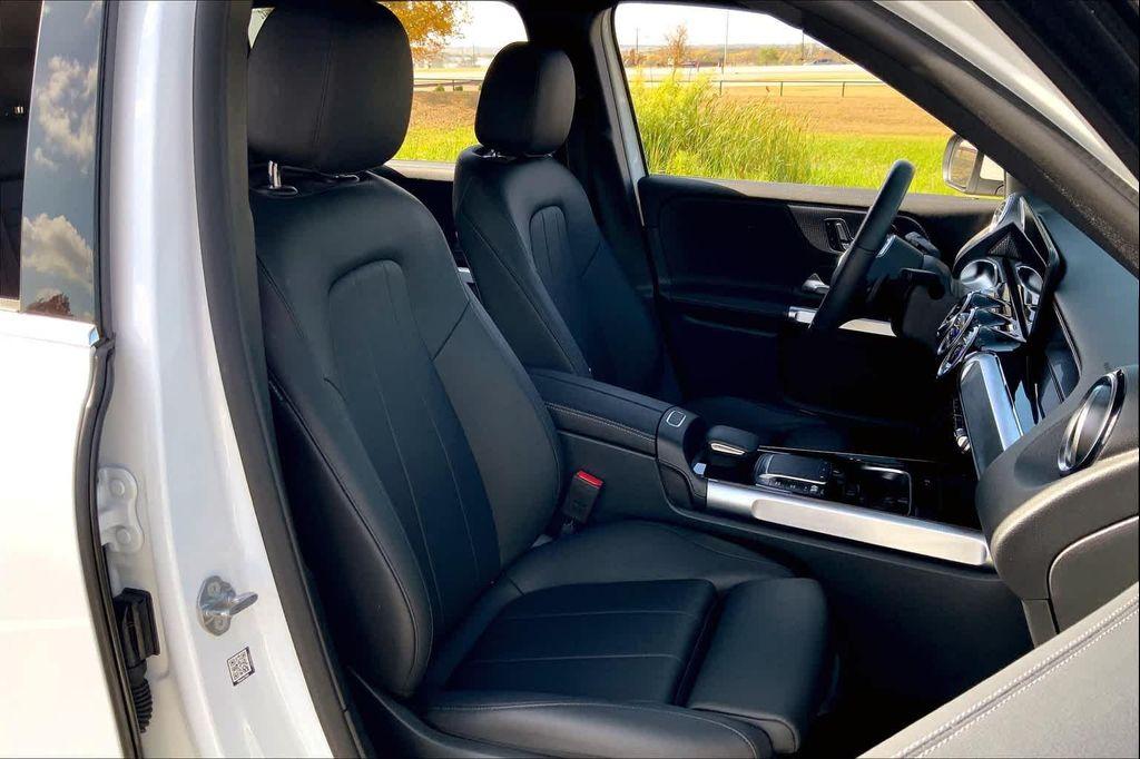 used 2022 Mercedes-Benz GLB 250 car, priced at $25,993