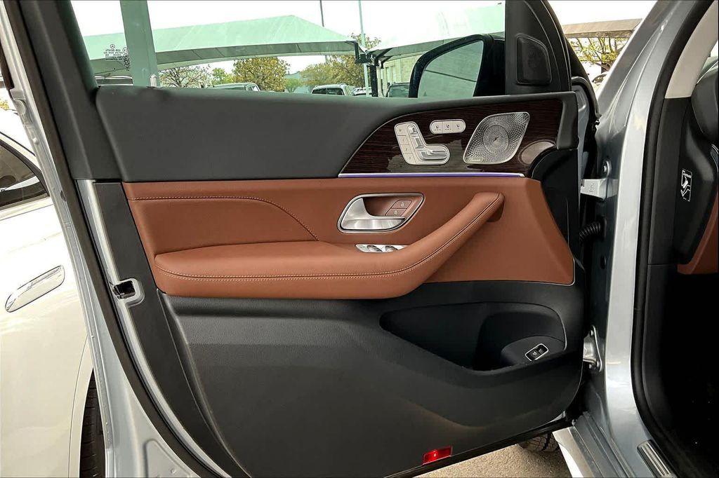 new 2026 Mercedes-Benz GLE 450 car, priced at $79,685