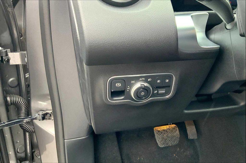 used 2025 Mercedes-Benz GLB 250 car, priced at $37,996