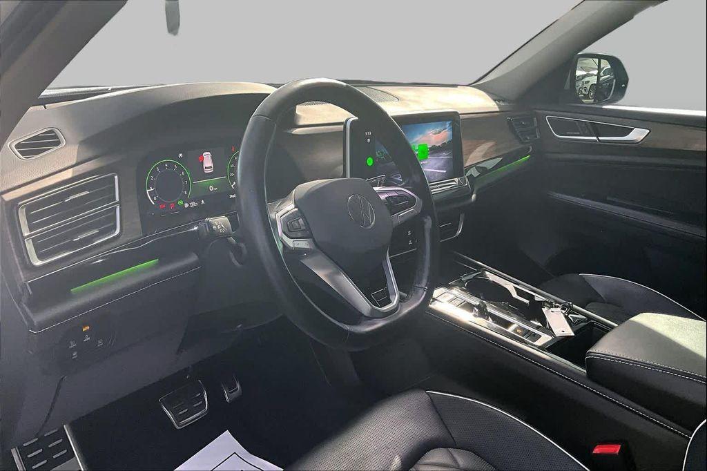 used 2024 Volkswagen Atlas car, priced at $35,917
