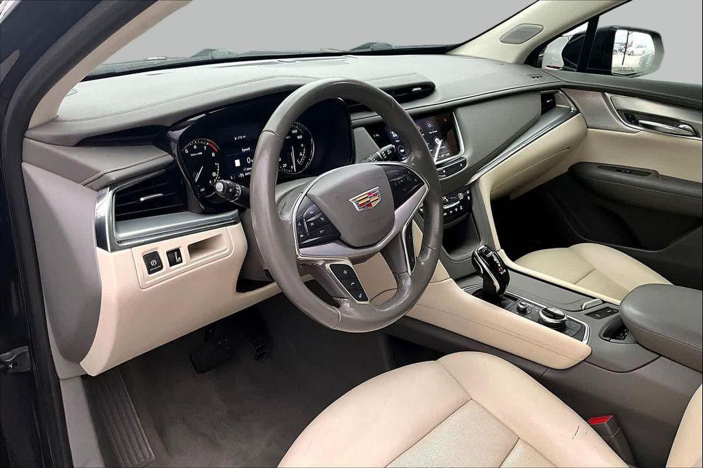 used 2021 Cadillac XT5 car, priced at $22,994