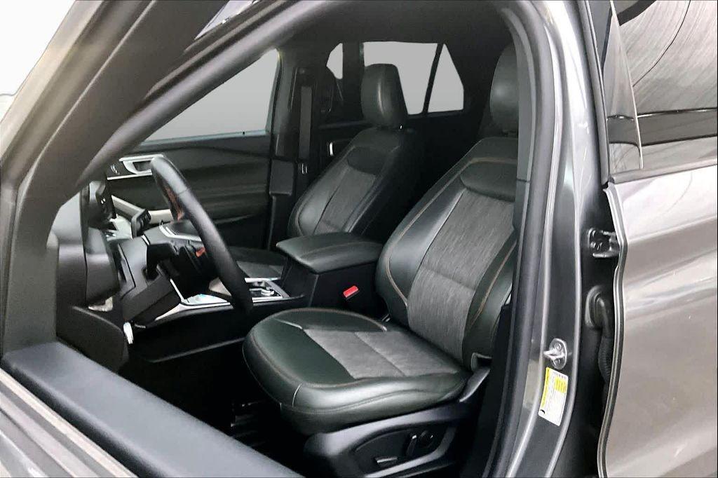 used 2023 Ford Explorer car, priced at $31,916