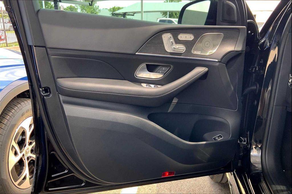 new 2025 Mercedes-Benz GLC 350e car, priced at $66,330