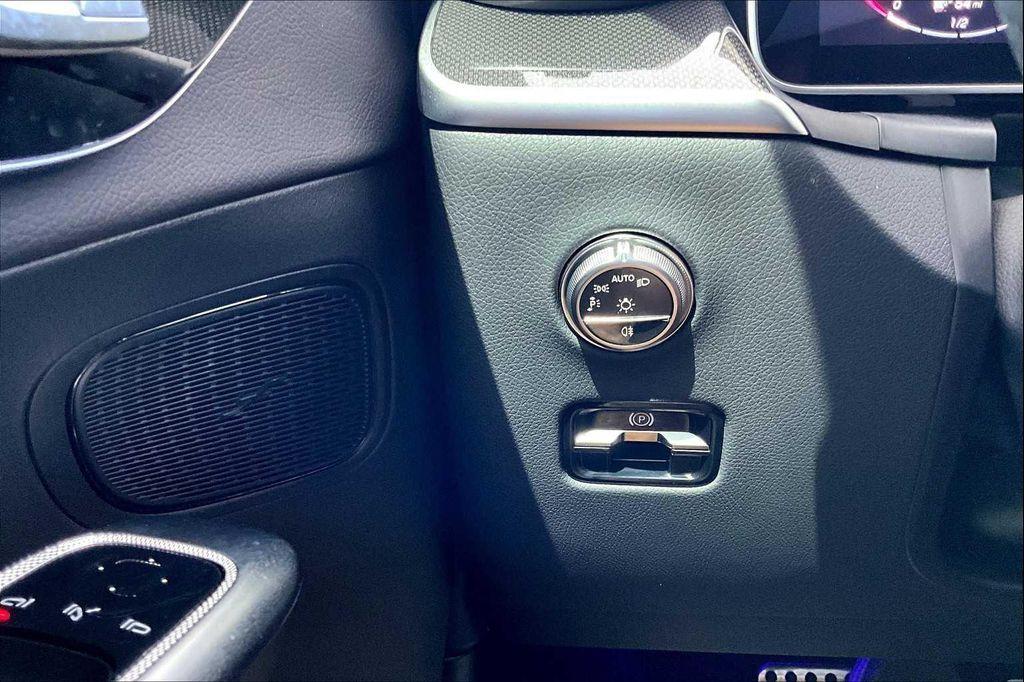 new 2026 Mercedes-Benz GLC 300 car, priced at $58,450