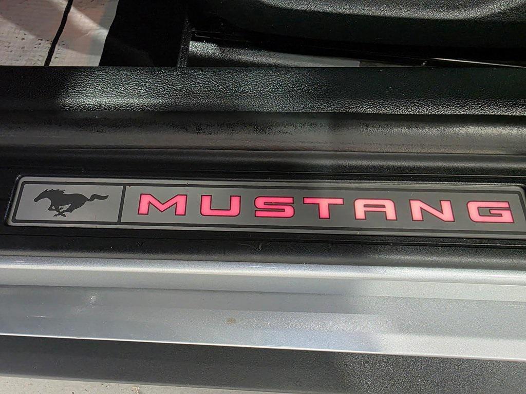 2022 Silver Metallic Ford Mustang
