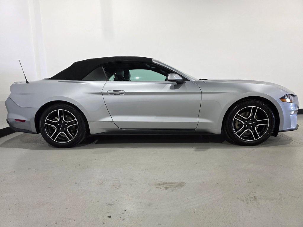 2022 Silver Metallic Ford Mustang