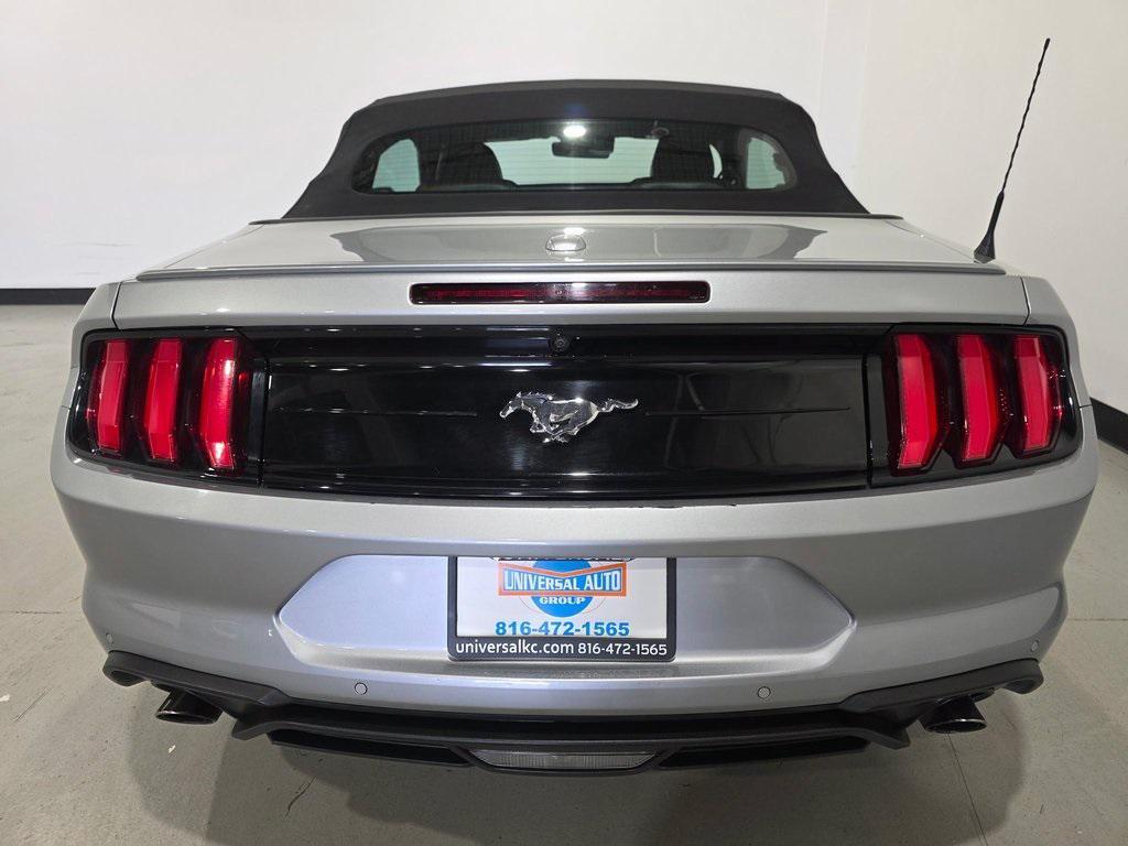 2022 Silver Metallic Ford Mustang