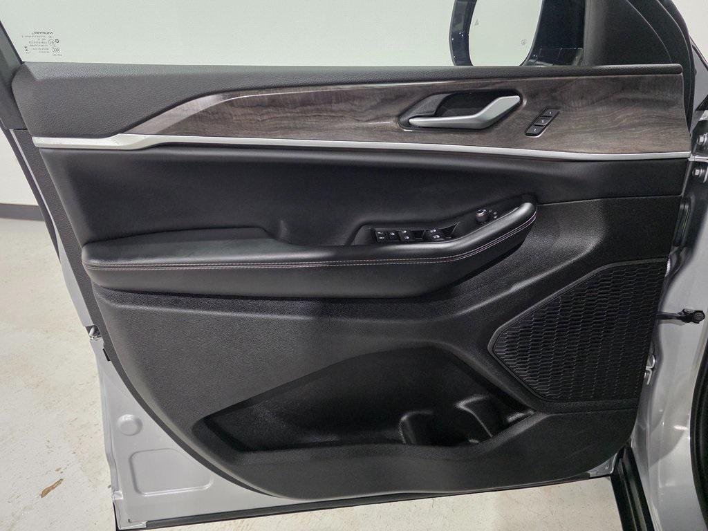 used 2023 Jeep Grand Cherokee car, priced at $27,440