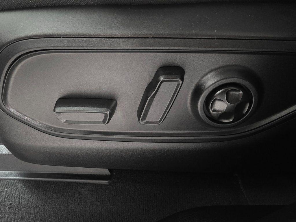 used 2023 Jeep Grand Cherokee car, priced at $28,645
