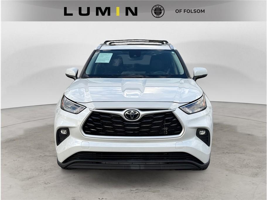 used 2023 Toyota Highlander car, priced at $30,995