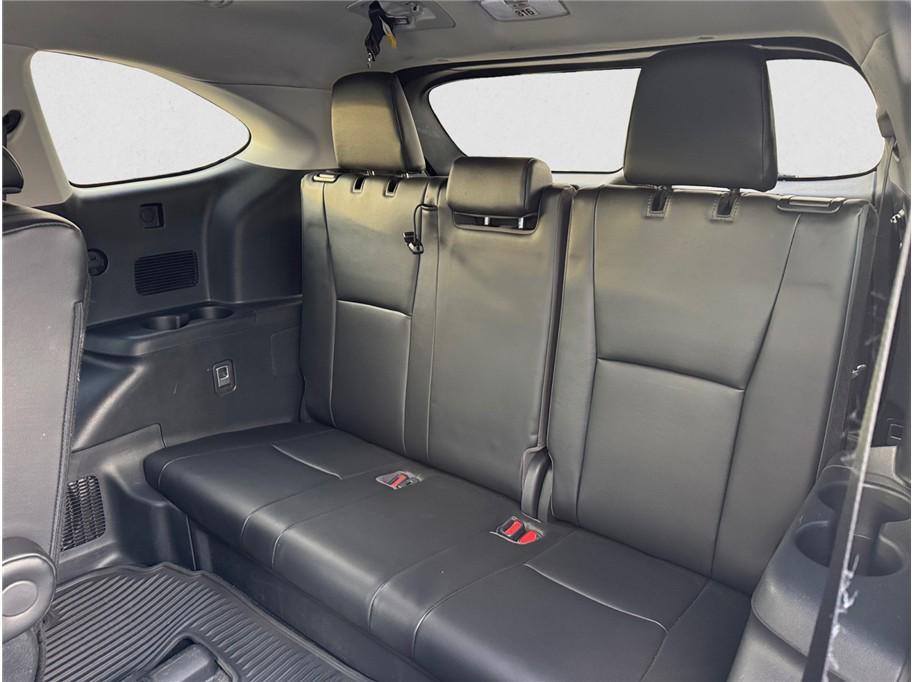 used 2023 Toyota Highlander car, priced at $30,995