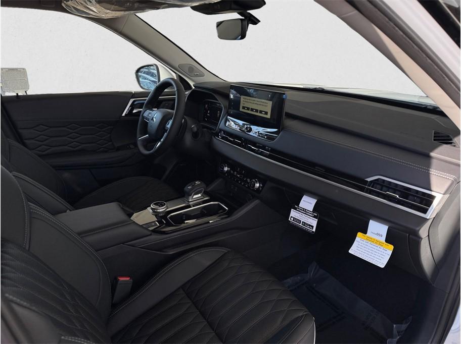 used 2026 Mitsubishi Outlander car, priced at $41,985