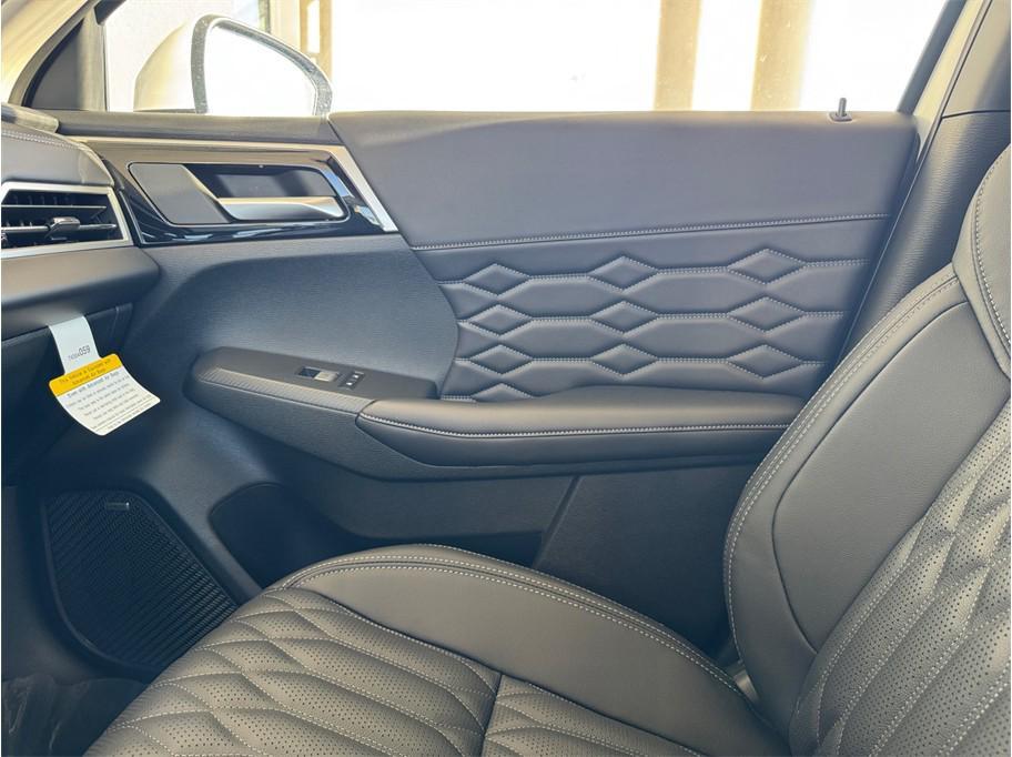 used 2026 Mitsubishi Outlander car, priced at $41,985