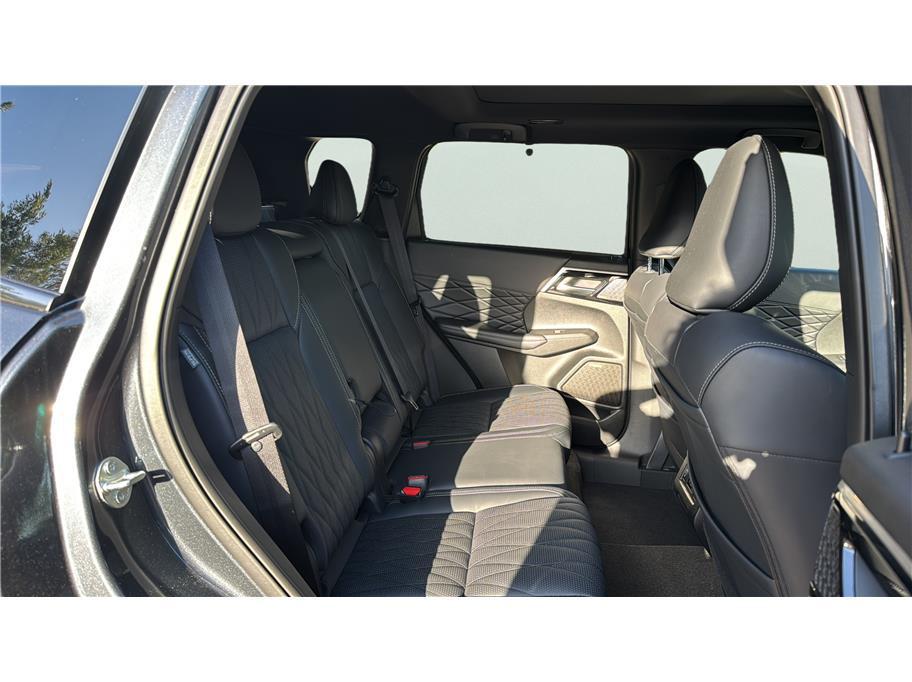 new 2026 Mitsubishi Outlander car, priced at $45,925