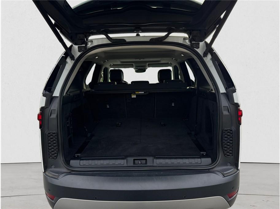 used 2024 Land Rover Discovery car, priced at $38,590