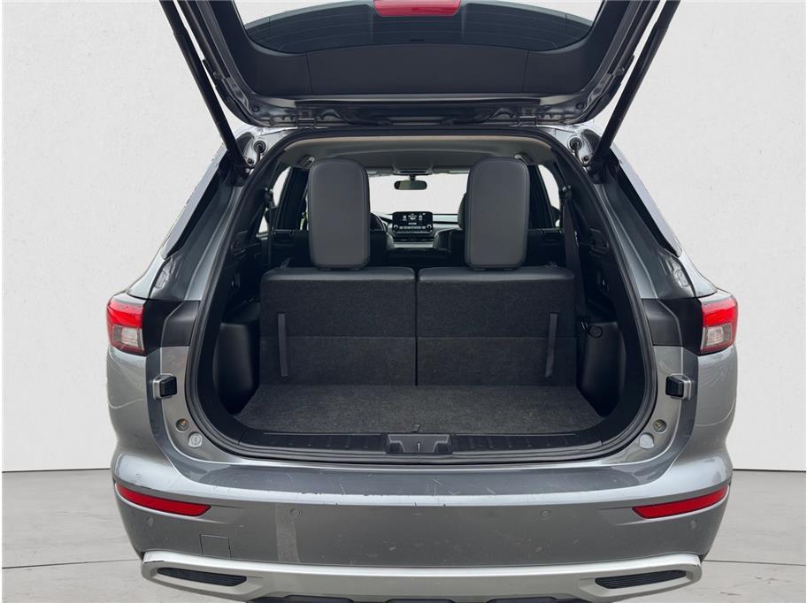 used 2024 Mitsubishi Outlander car, priced at $21,995