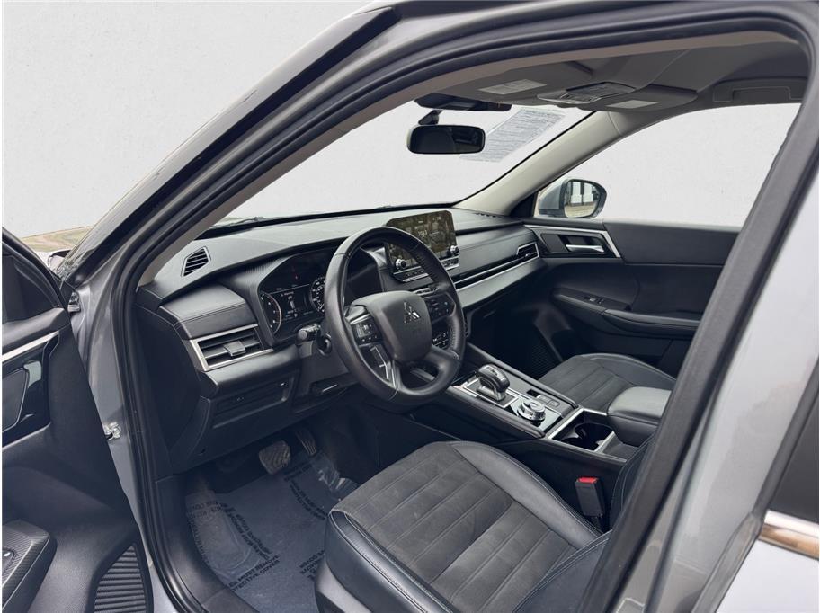 used 2024 Mitsubishi Outlander car, priced at $21,995