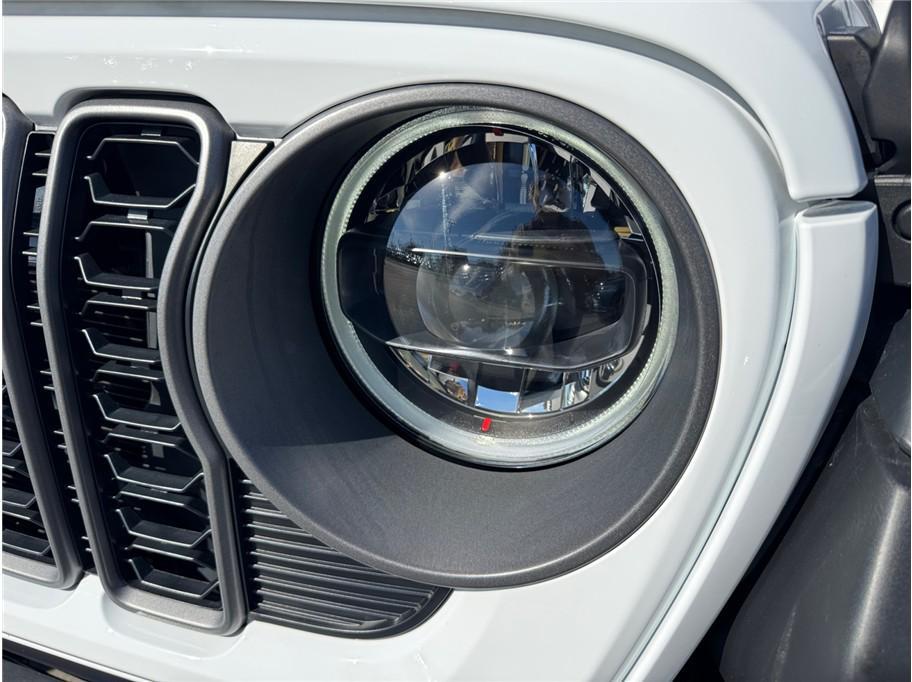 used 2025 Jeep Gladiator car, priced at $49,887