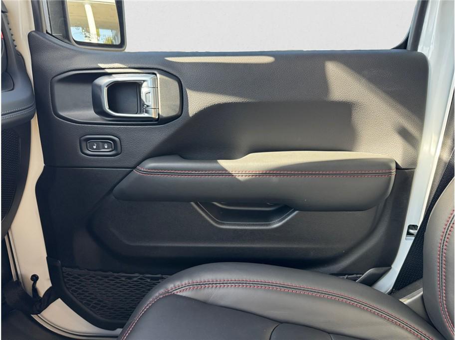 used 2025 Jeep Gladiator car, priced at $49,887