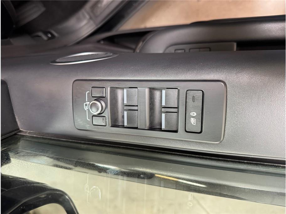 used 2018 Land Rover Discovery car, priced at $20,795