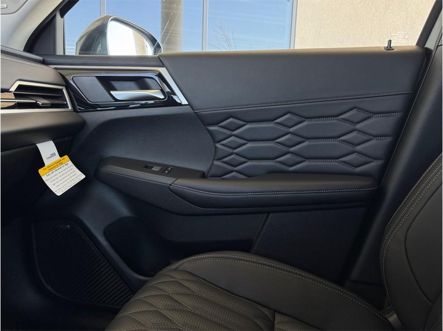 used 2026 Mitsubishi Outlander car, priced at $41,390