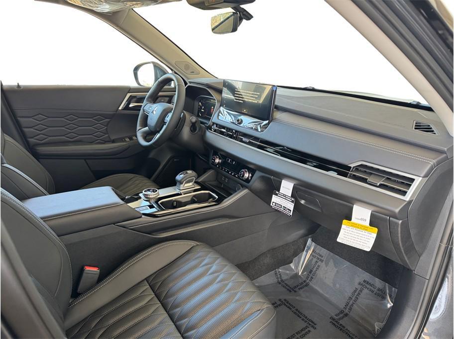 used 2026 Mitsubishi Outlander car, priced at $41,390