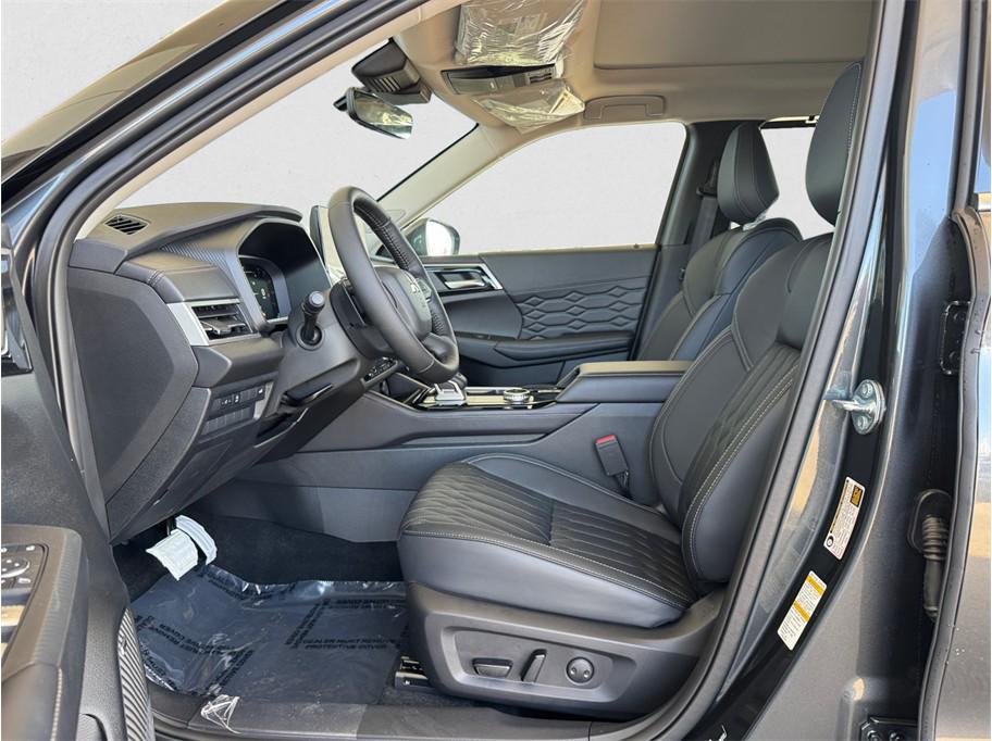 used 2026 Mitsubishi Outlander car, priced at $41,390