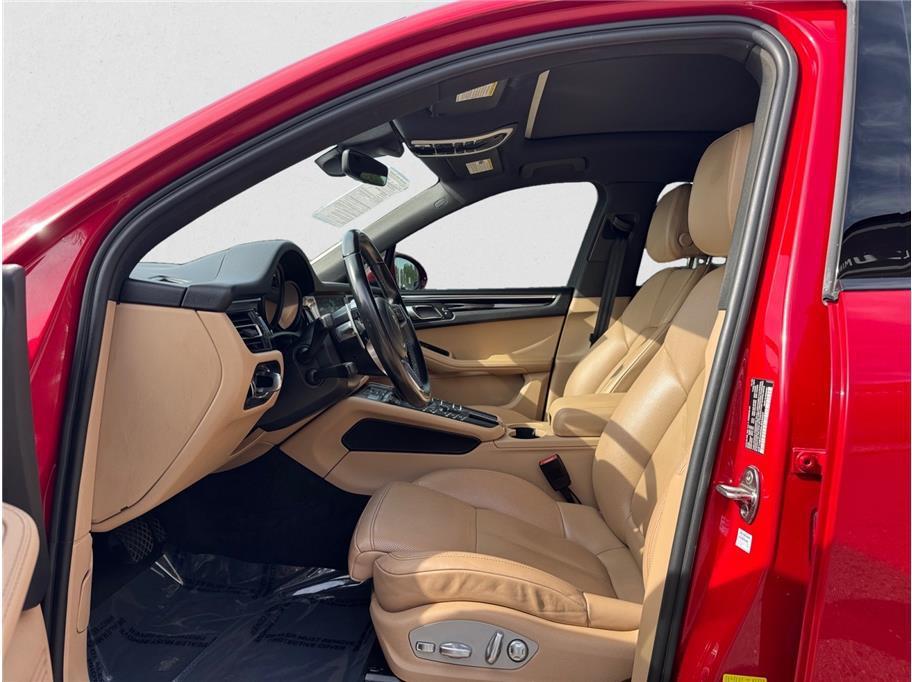 used 2021 Porsche Macan car