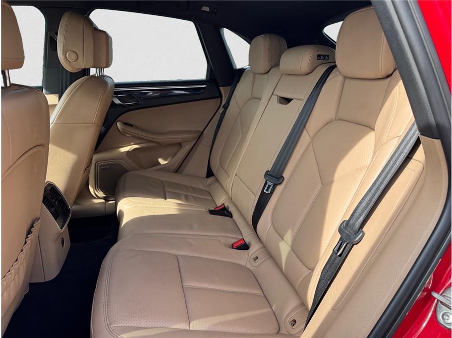used 2021 Porsche Macan car