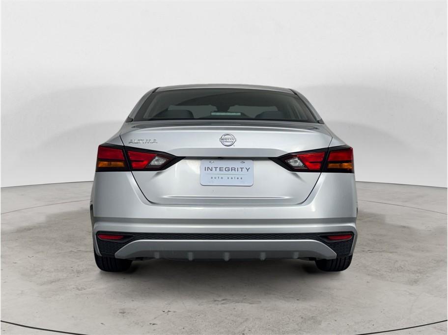 used 2022 Nissan Altima car, priced at $18,999