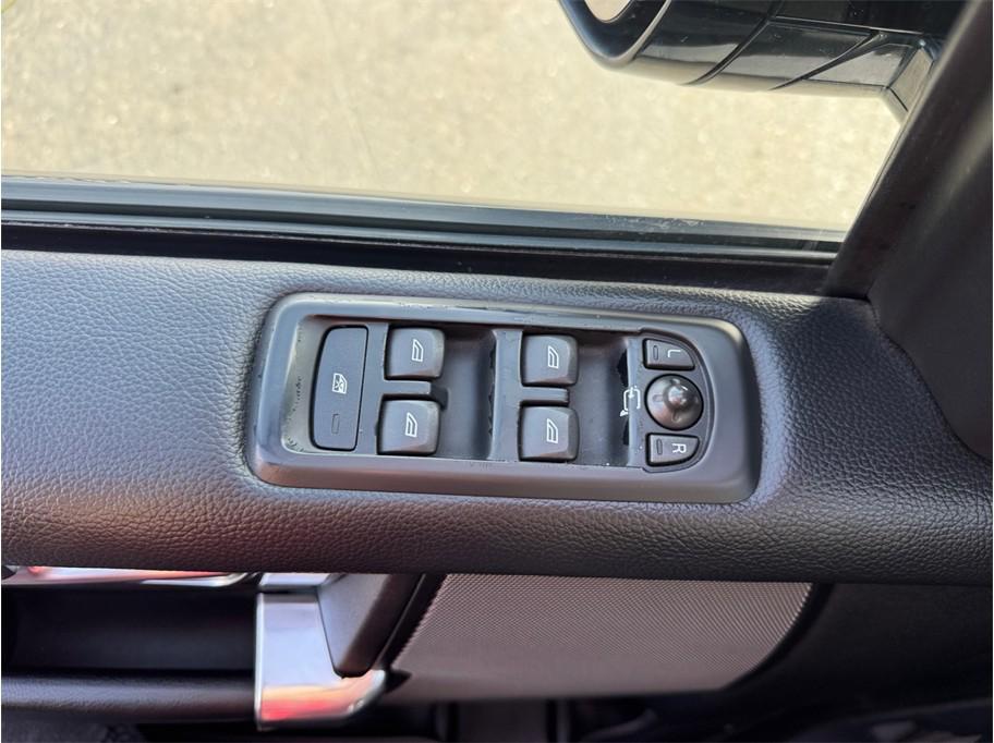 used 2016 Land Rover LR4 car, priced at $12,995