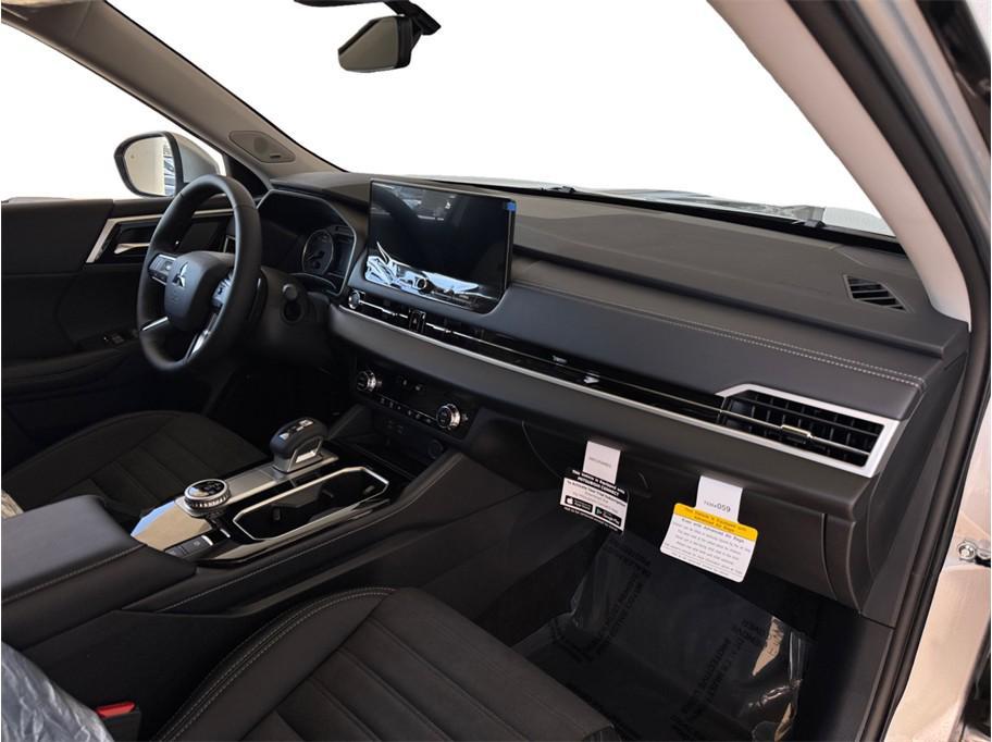 used 2026 Mitsubishi Outlander car, priced at $38,490