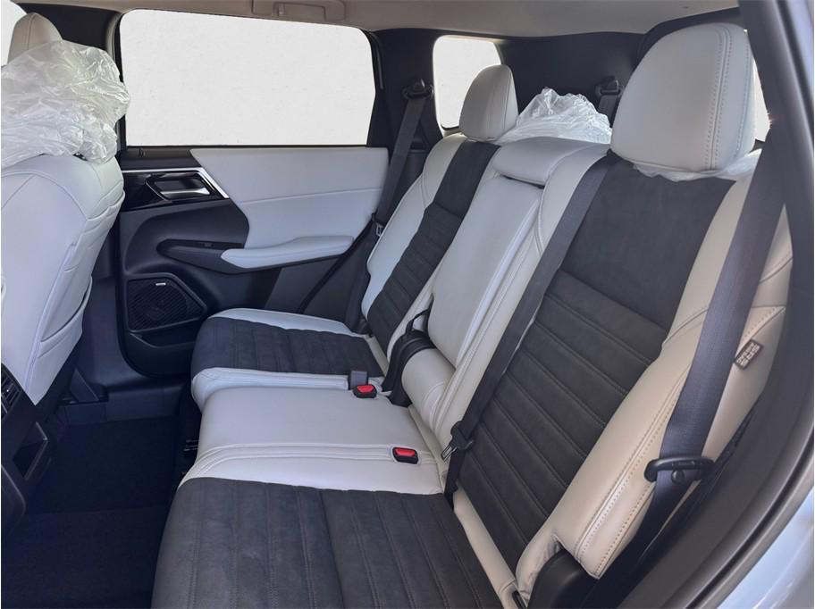 used 2026 Mitsubishi Outlander car, priced at $37,085