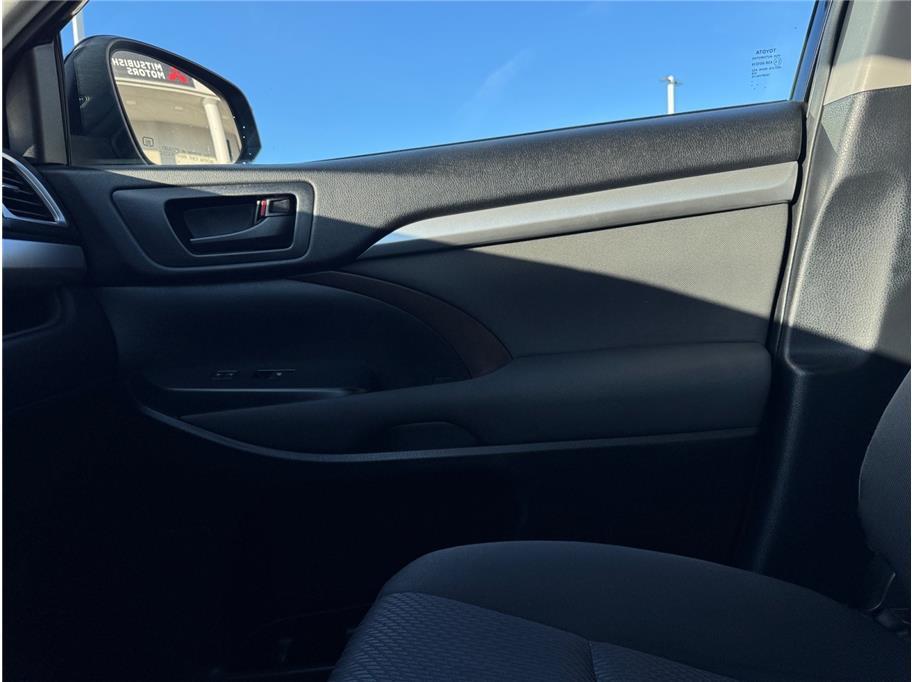 used 2019 Toyota Highlander car, priced at $21,695