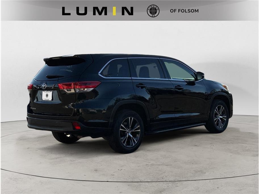 used 2019 Toyota Highlander car, priced at $21,695