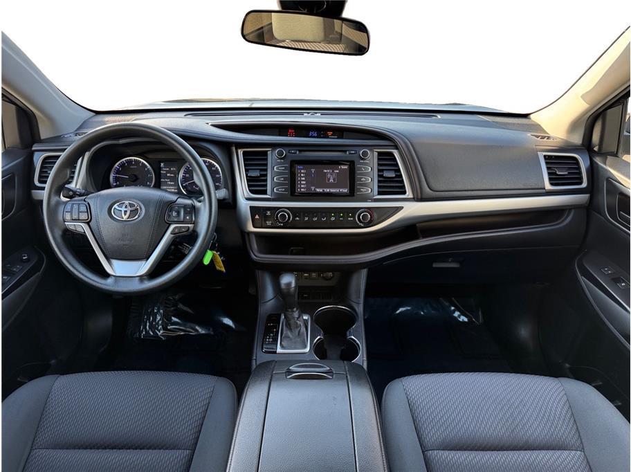 used 2019 Toyota Highlander car, priced at $21,695