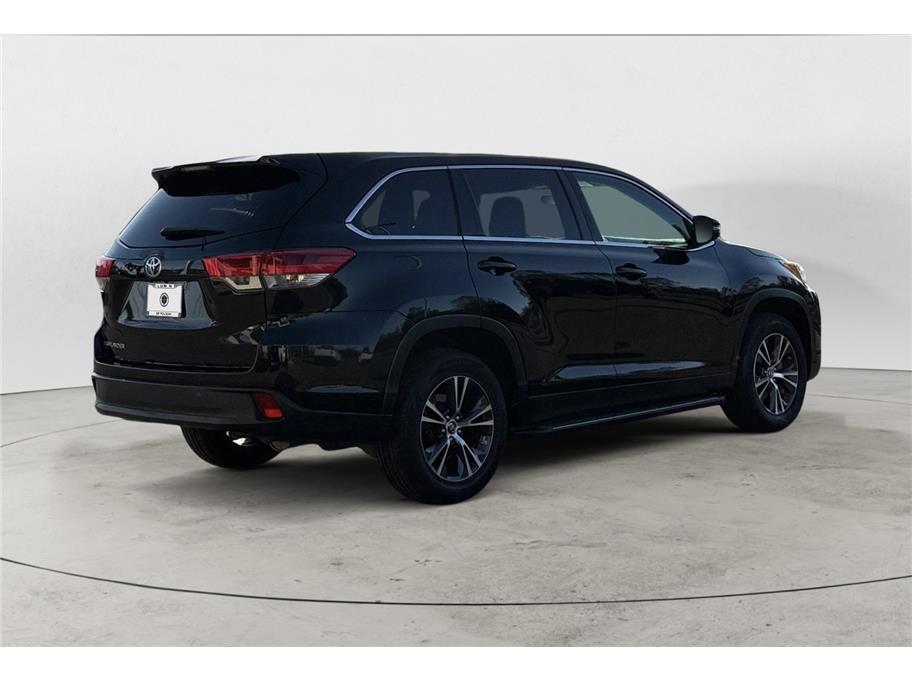 used 2019 Toyota Highlander car, priced at $21,995